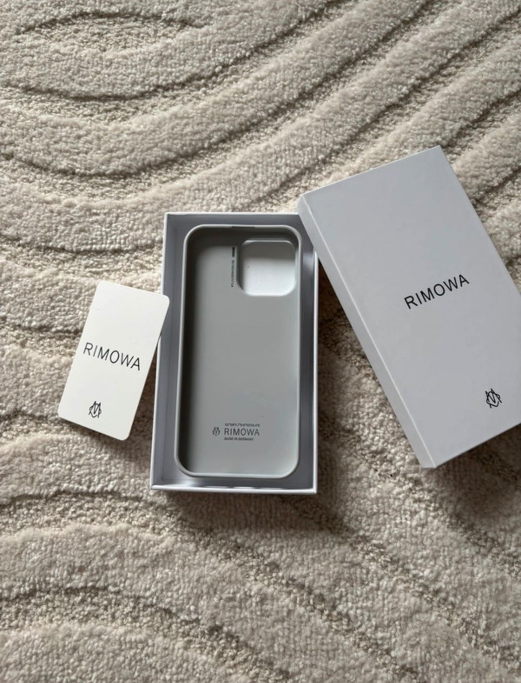 Coques & Protection écran: IPhone 16Pro Max Rimowa Case – D'occasion à Chur par Madeys 2