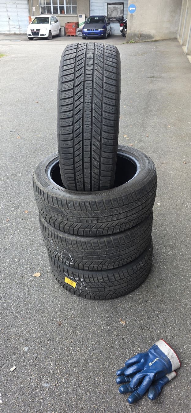 Continental Pneumatici & Ruote complete: Winterpneu 235/45/R18 M+S – Usato da herzogenbuchsee venduto da jamma01