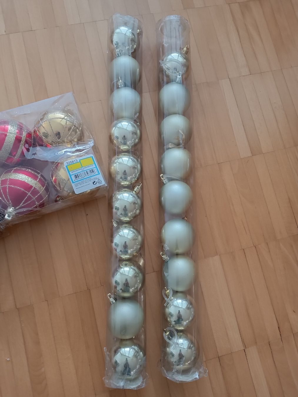 Tutte le decorazioni: Weihnachtskugeln Christbaumkugeln Set Gold Rot Silber Deko – Usato da Basel venduto da mon_7m8h 1