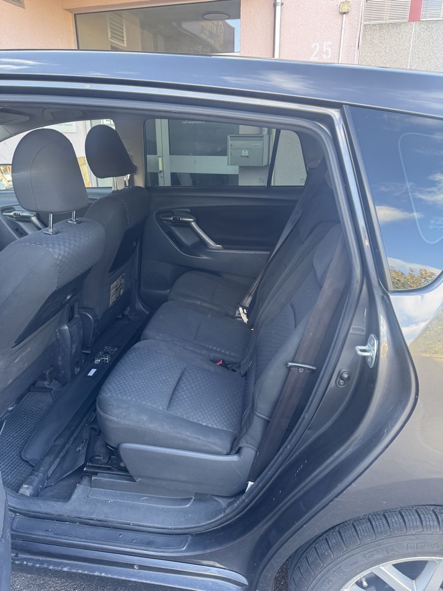 Toyota Autos: Toyota versorgt 2.2 – Gebraucht aus Zollikofen von nha_825x 3