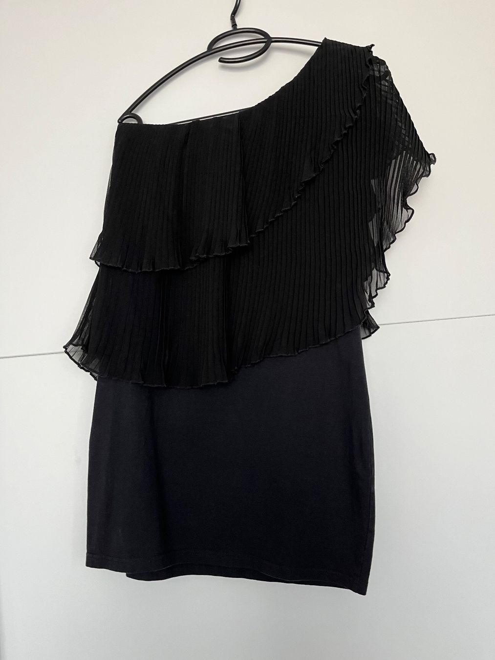 Kleider: Cocktailkleid/Partykleid schwarz one-shoulder – Gebraucht aus Zürich von Bora_0506 1
