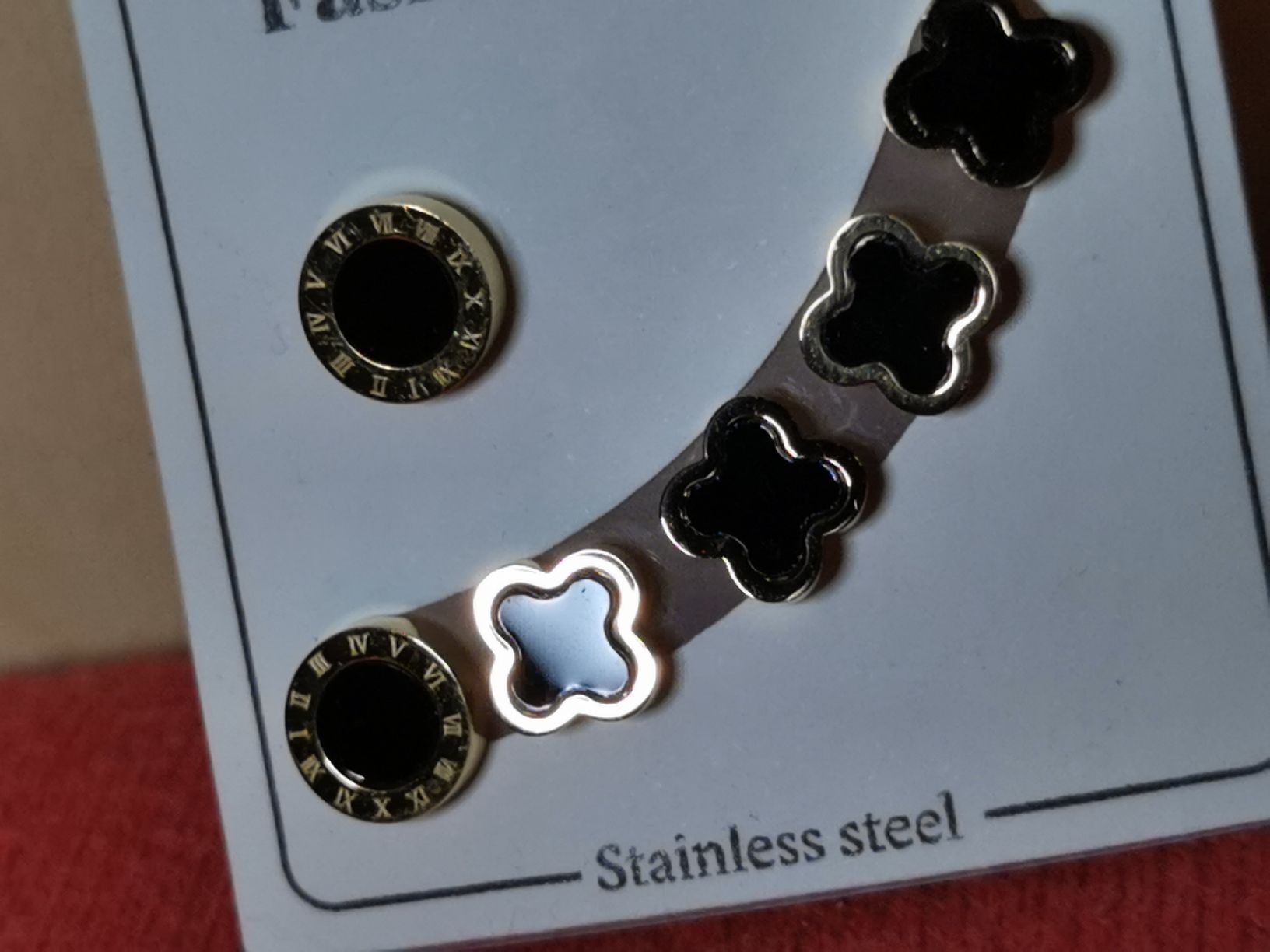 Ohrringe & -stecker: Drei Paar Damen Ohrstecker.  – Neu und originalverpackt aus Schlieren von vlalif 2