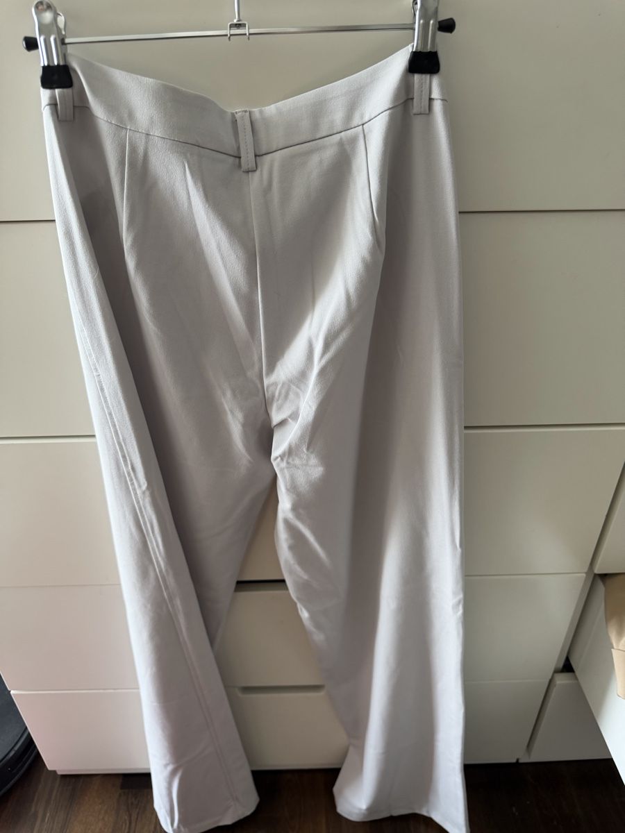 Pantalons: Stoffhose – D'occasion à Villmergen par mel_5ywd 2