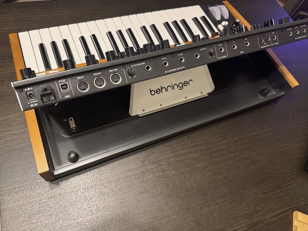 Behringer Musikinstrumente: Behringer Poly D – Gebraucht aus Zürich von max_2hhs 3