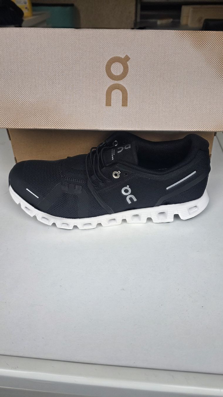 Chaussures hommes: on coud 5 schuhe gr 43  – Neuf (Voir description) à St.Gallen par big_tipp