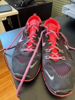 Nike Turnschuh, stark gebraucht, Grösse 41 (ist eher 40)