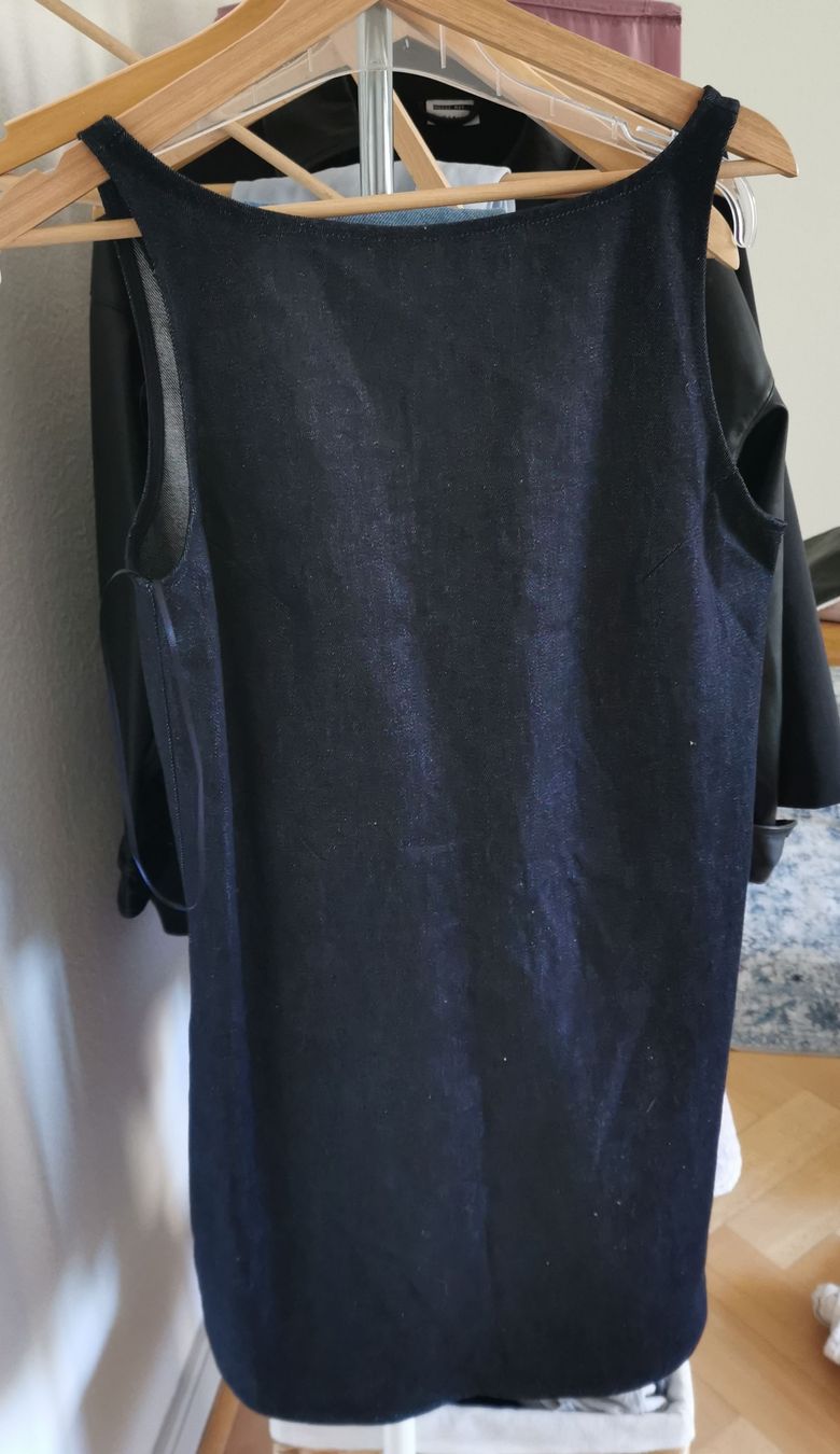Kleider: Jolie robe s – Gebraucht aus Fribourg von chi_j8yw