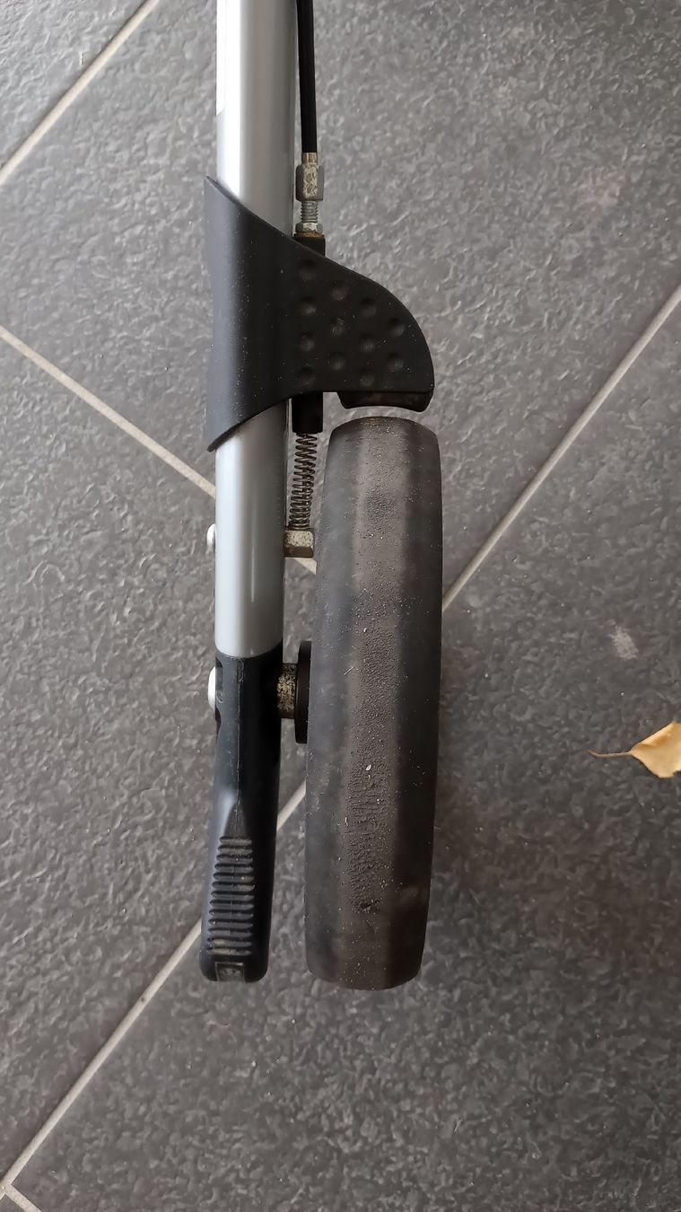 Ausili per la deambulazione: Rollator, déambulateur – Usato da Lonay venduto da DanBadoux 5