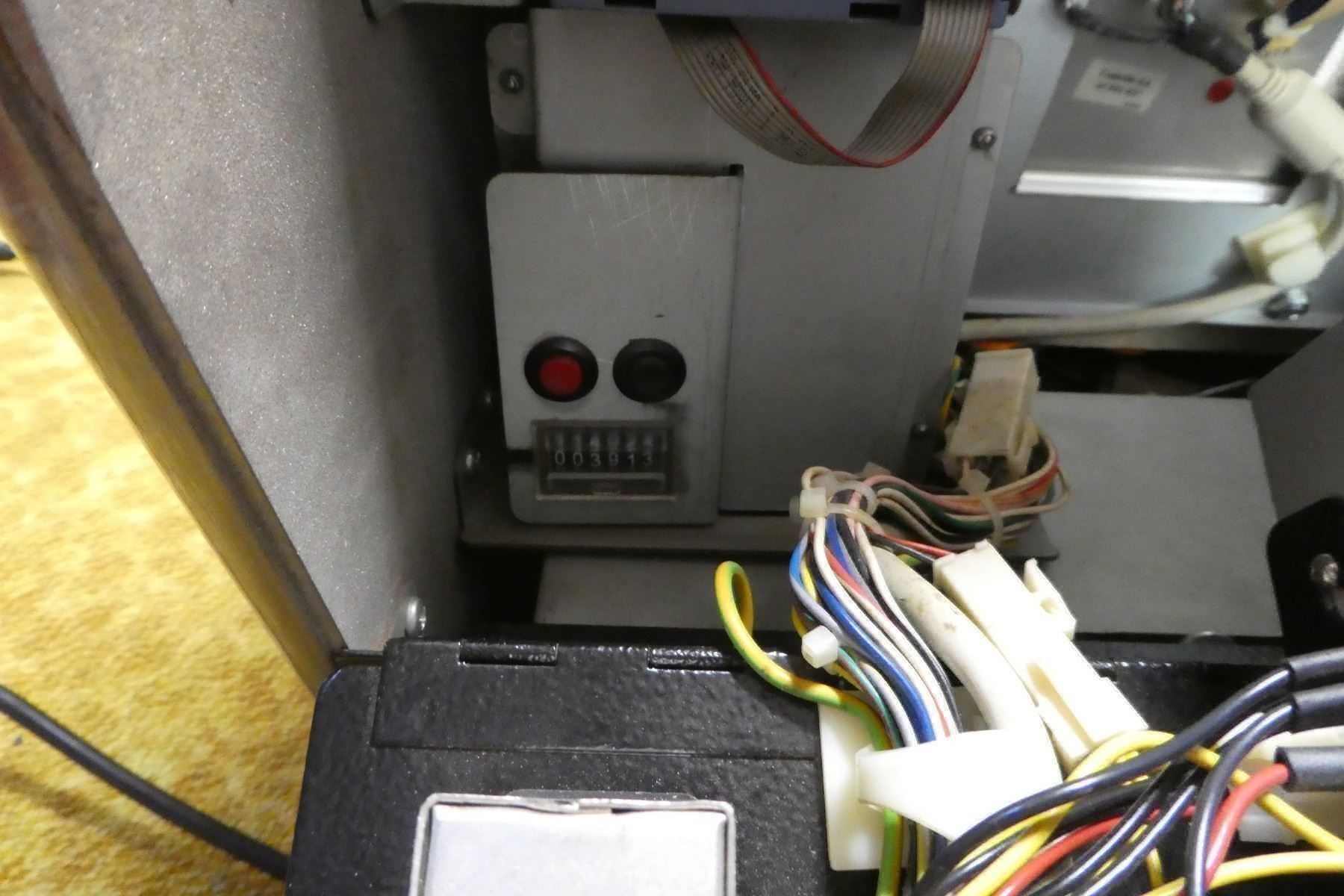 Slot Machine: Arcade Tabletop von Avrenches – Usato da Lausen venduto da Vectrex1 4
