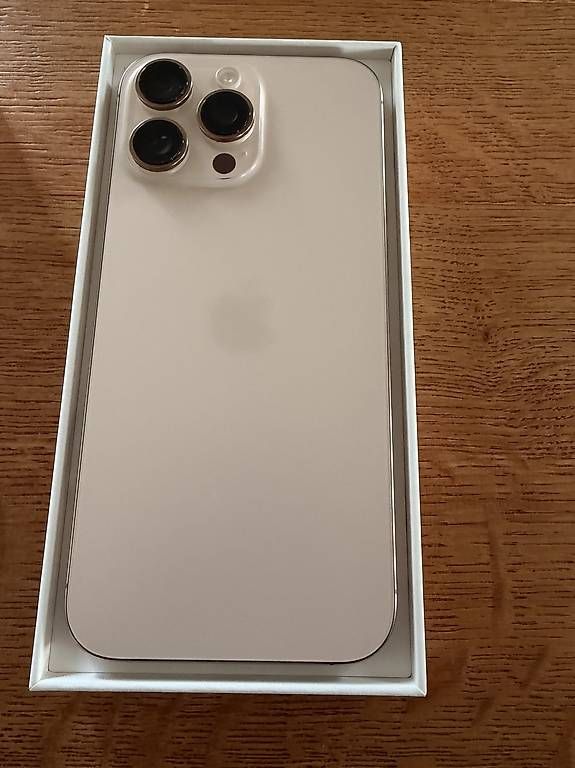 Telefoni cellulari / Smartphones: iPhone 16 Pro Max 256GB Desert Titanium  Excellent état – Usato da Jussy venduto da michaelroessing 1