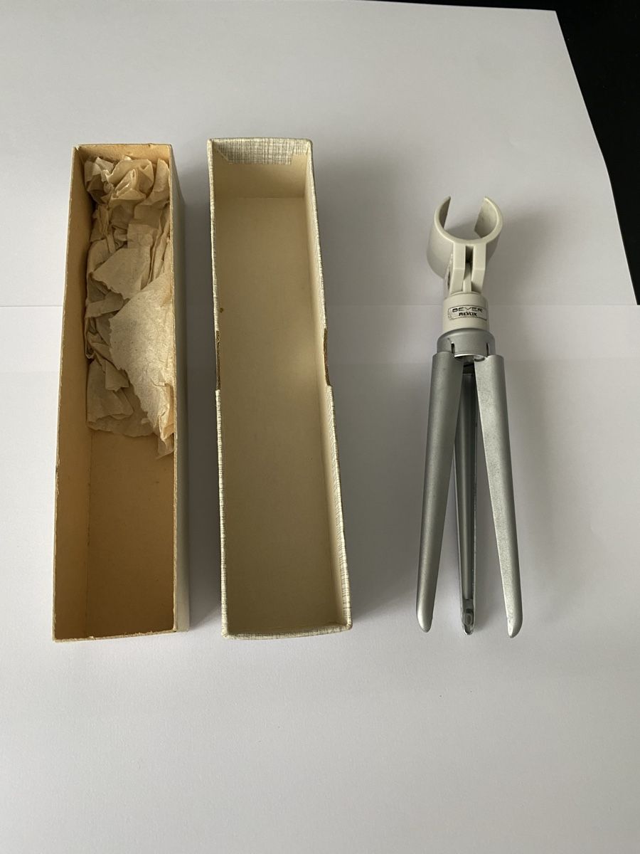 Altro in Decorazioni & Accessori: Beyer Tischstativ – Usato da Luzern venduto da Harikan 1