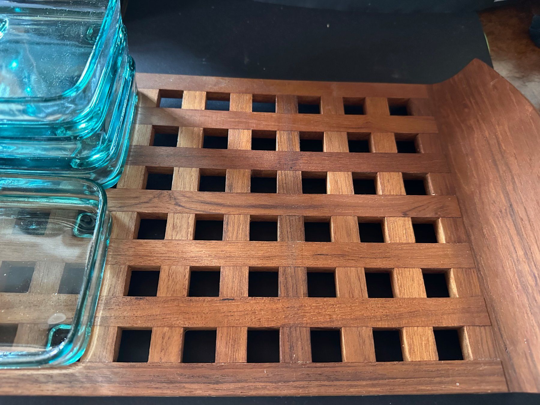 Piatti di portata: Dänisches Design-Holztablett mit Glasschalen – Usato da Saas im Prättigau venduto da Greenside 3