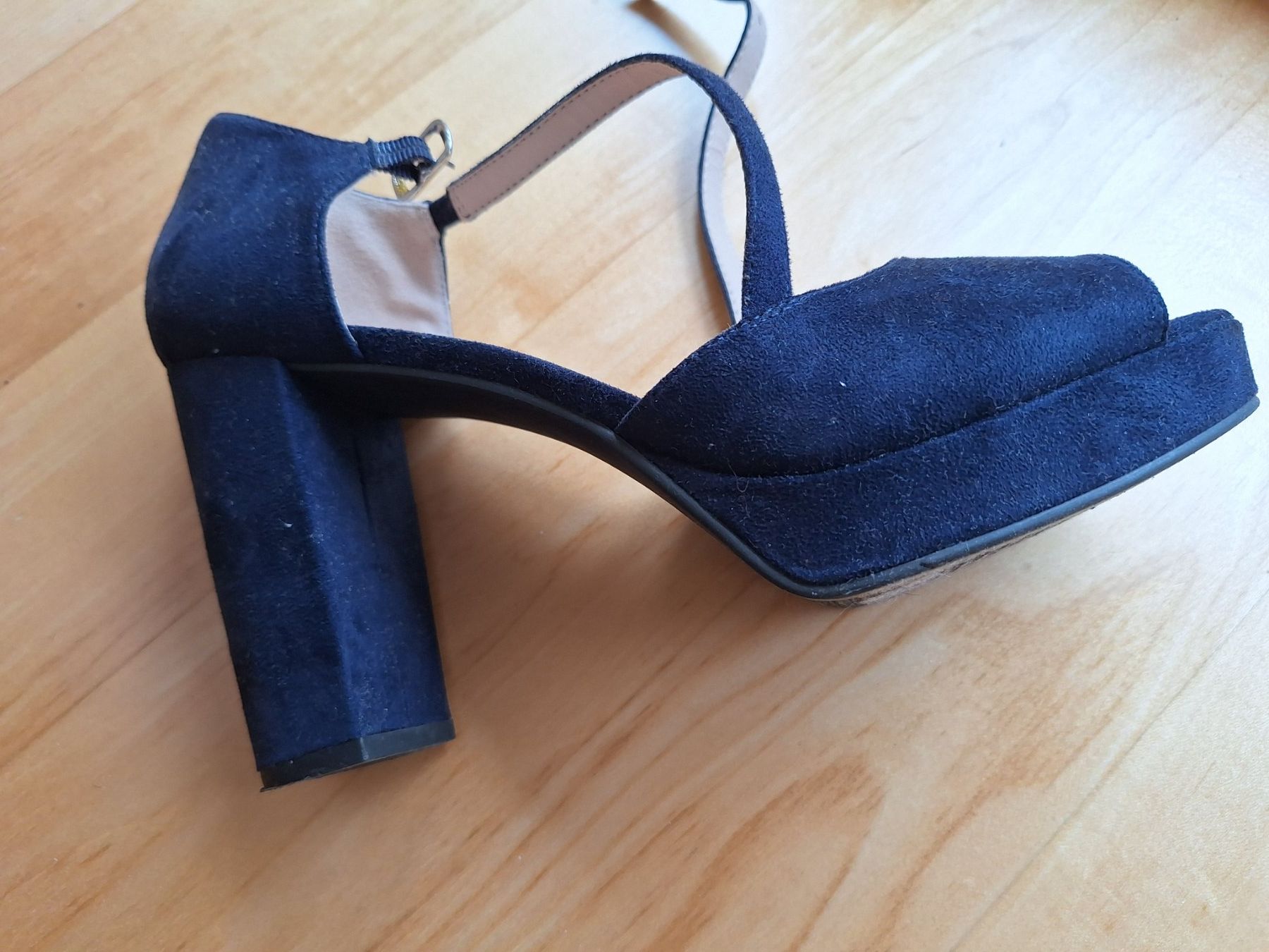 Graceland Damenschuhe: dunkelblaue Pumps Gr 41 – Neu und originalverpackt aus Wegenstetten von mcfly321 2