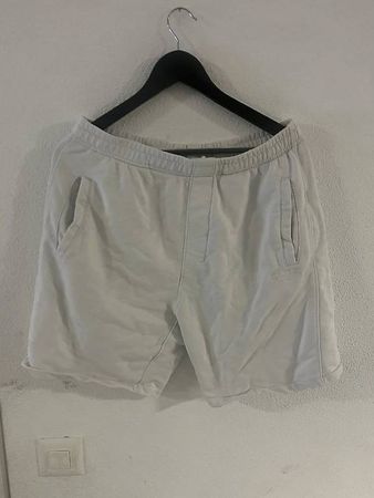 kurze Shorts