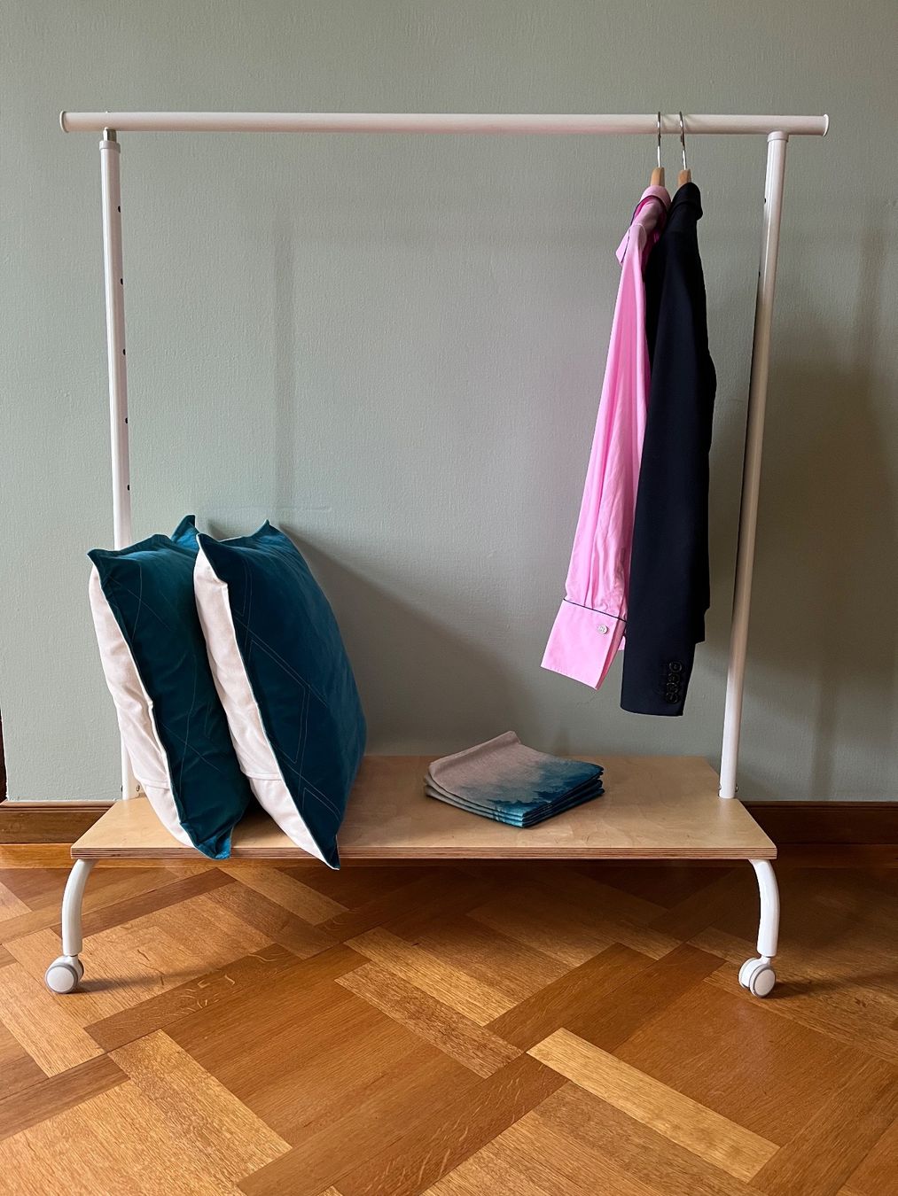 Garderobe Kleiderständer Ikea Rigga Metall Massivholz (Neu und originalverpackt) in Adliswil für CHF 20 – nur Abholung auf Ricardo kaufen