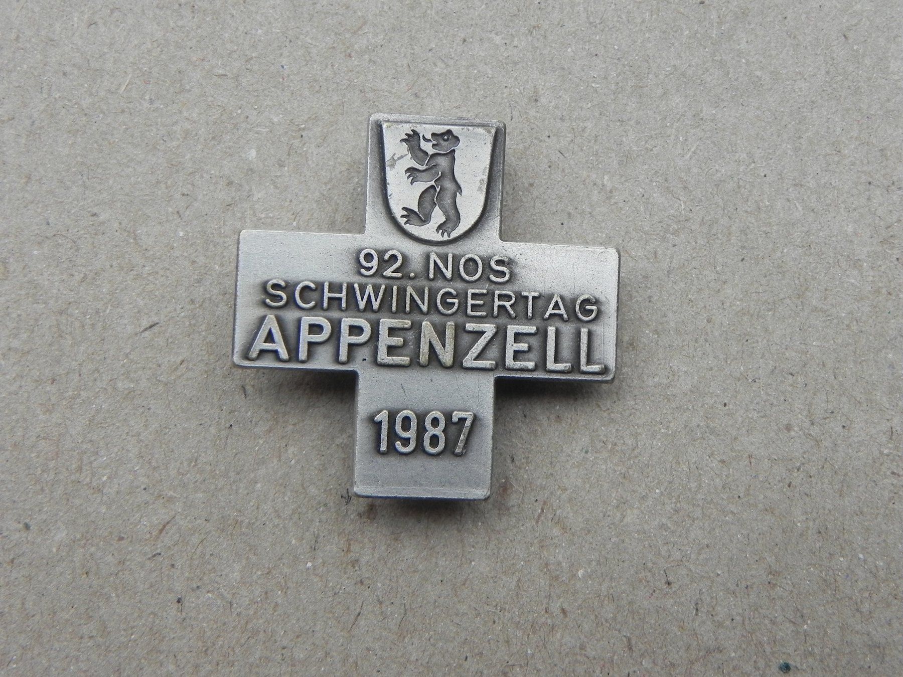 Spille & Fermagli: Abzeichen Brosche NOS Schwingfest Schwingen Appenzell 1987 – Usato da Siebnen venduto da krimsie