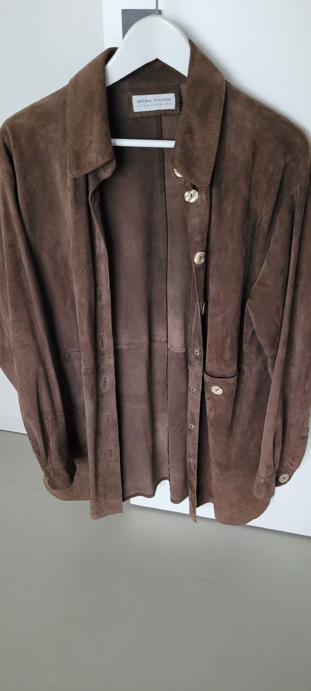 Camicette: Braune Wildlederjacke, Grösse M – Usato da Basel venduto da Ffm