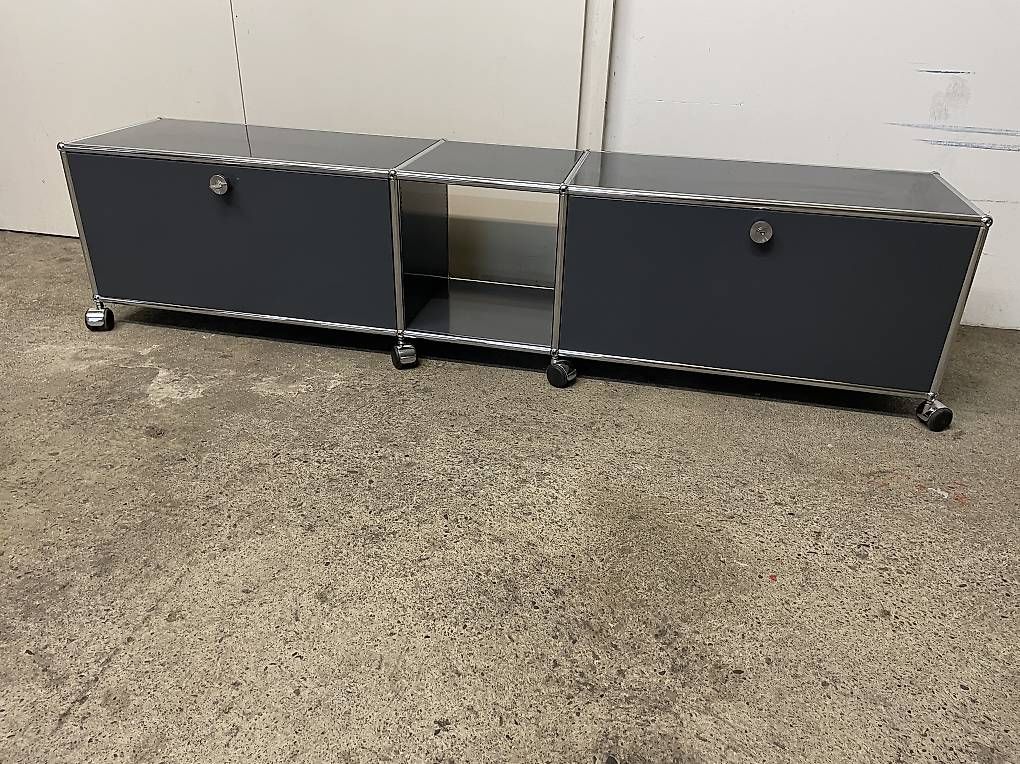 USM Mobili TV: Usm Haller Lowboard / TV Möbel Anthrazit – Usato da Basel venduto da M.Secondhand