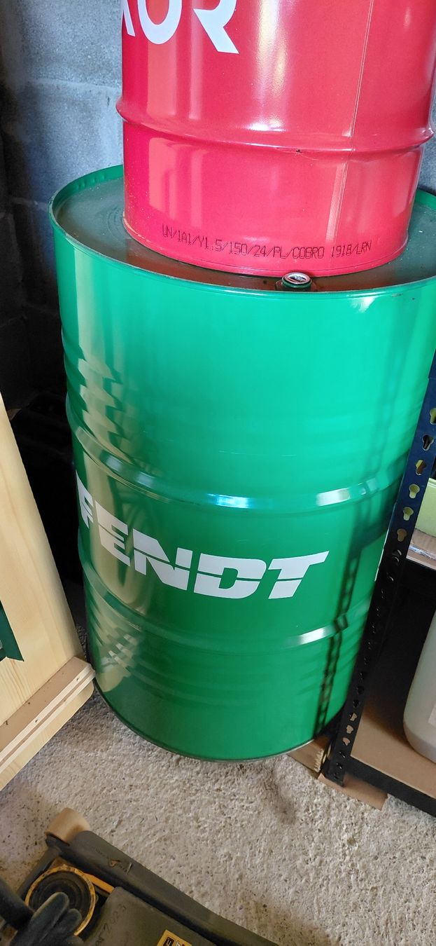Zubehör: Fendt Ölfass leer – Gebraucht aus Horboden von Same_laser130