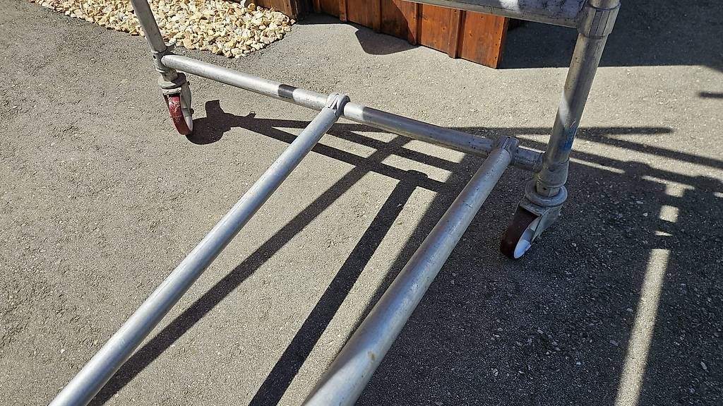 Ponteggi: Rollgerüst mit 4 Neune Rollen – Usato da Wattwil venduto da Schweizer12