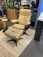 Stressless® David (M) Cross Sessel mit Hocker