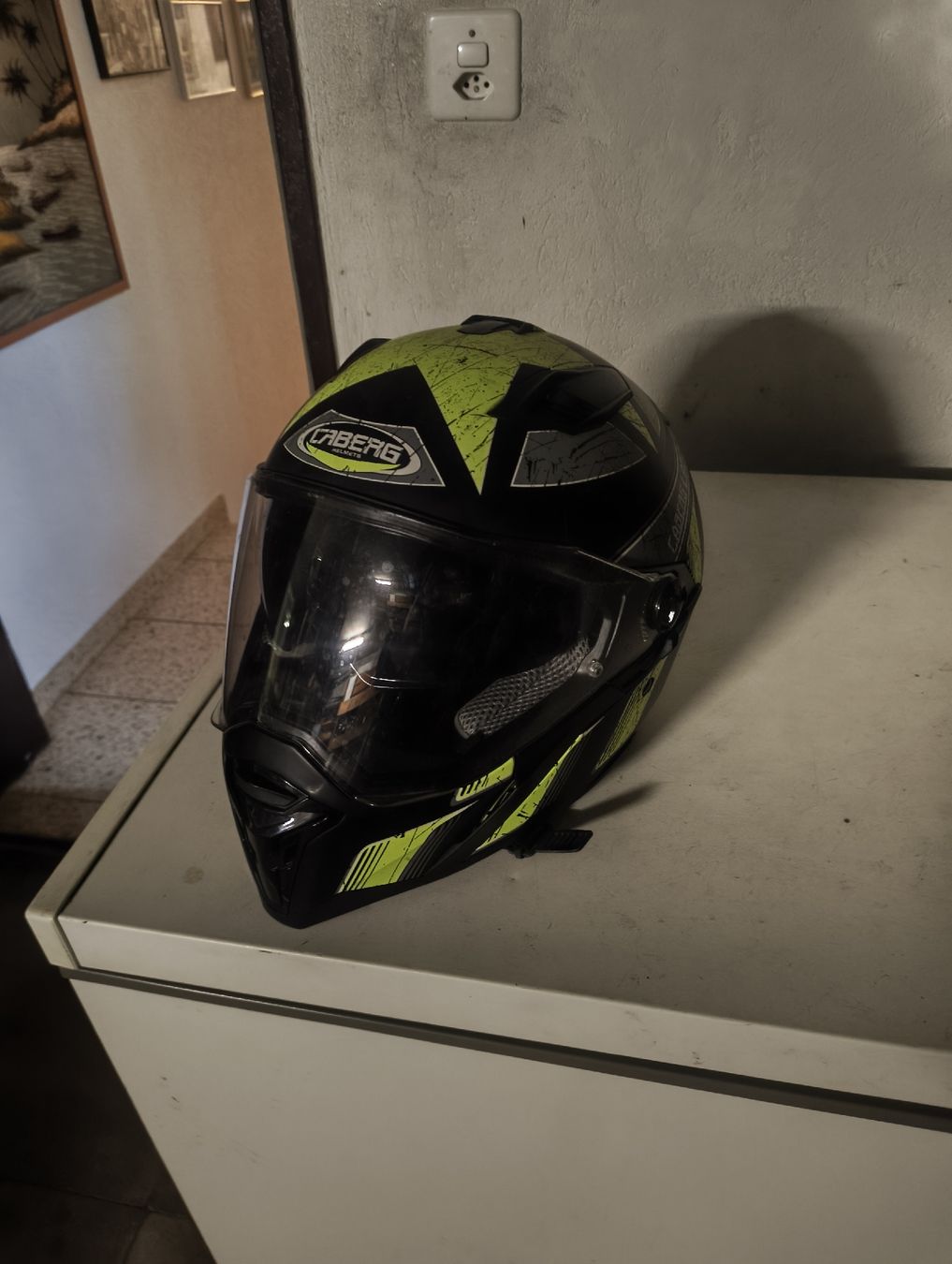 Casques & visières: motorradhelm caberg – D'occasion à Läufelfingen par sim_fr2v