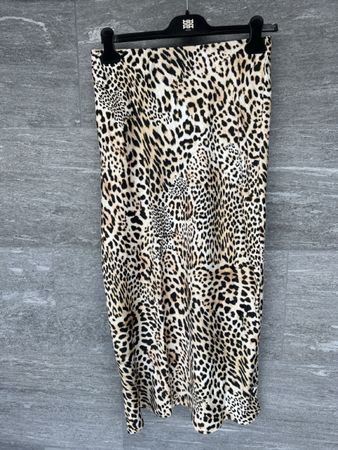 Elegant Zara Leopard Print Skirt - Size S - Perfect for