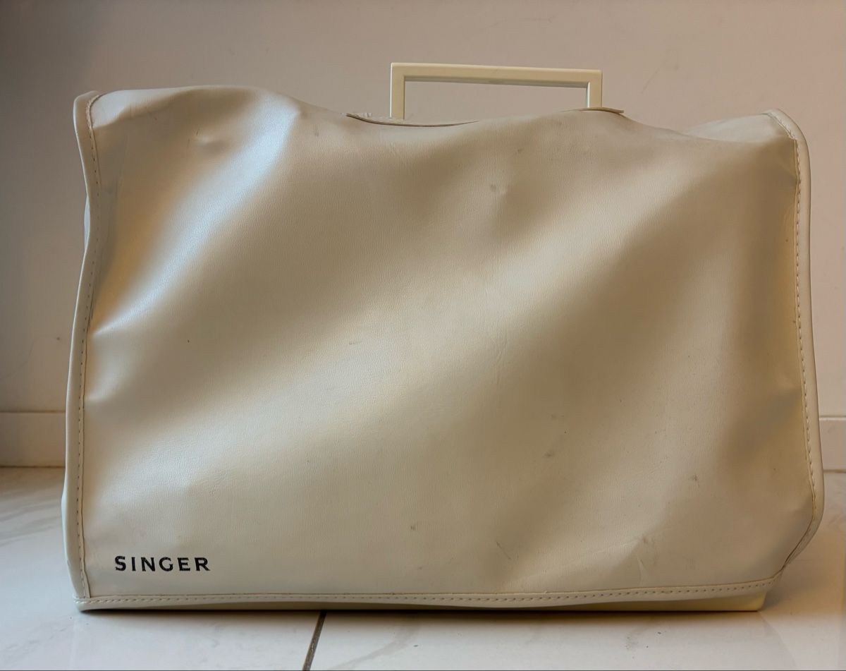 Singer Macchine da cucire: Macchina da cucire Singer Samba 1 con custodia e accessori – Usato da Agra venduto da and_7gx9 1