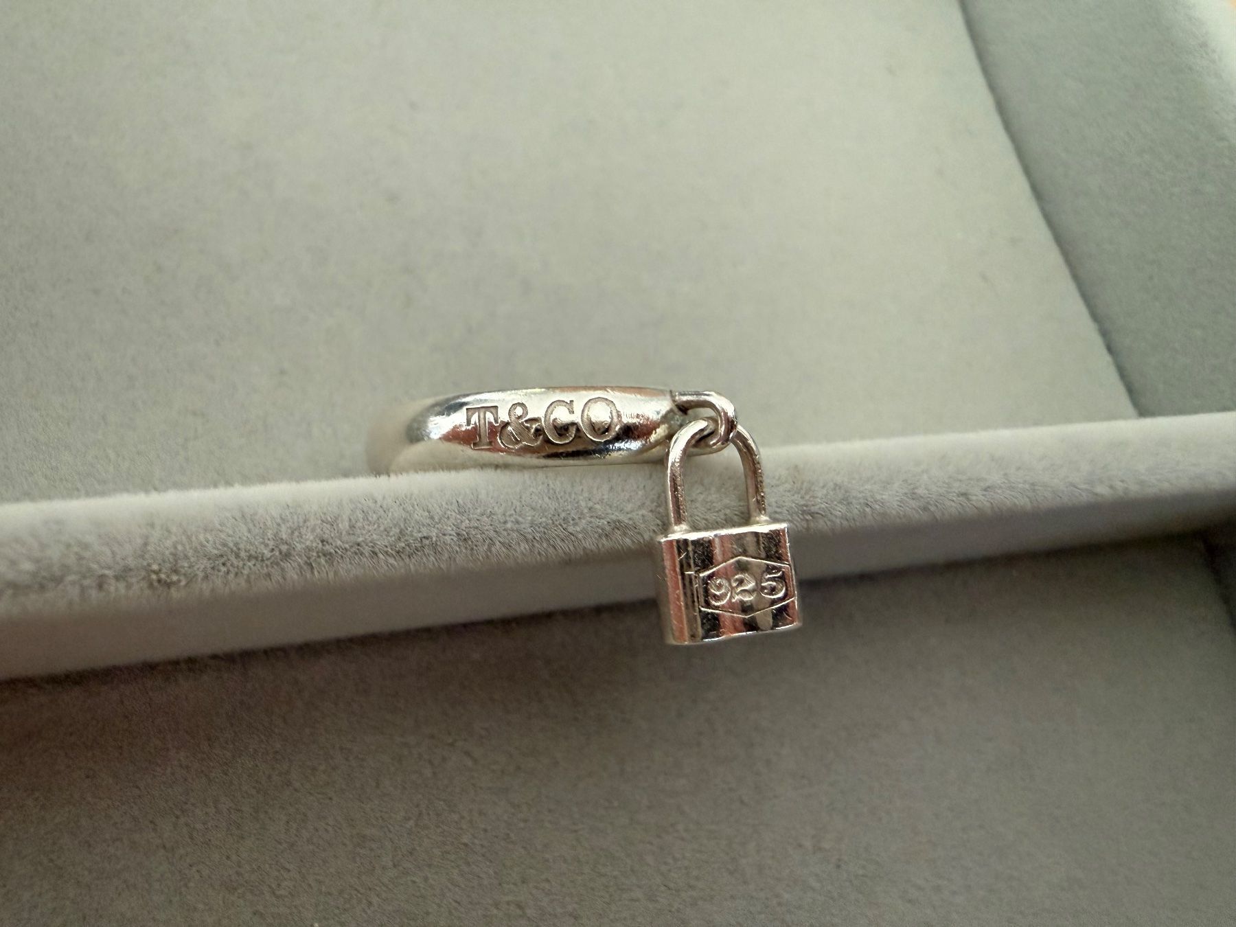 Ringe: Tiffany & Co Ring mit Schloss Silber 925 – Gebraucht aus Stäfa von Yardy