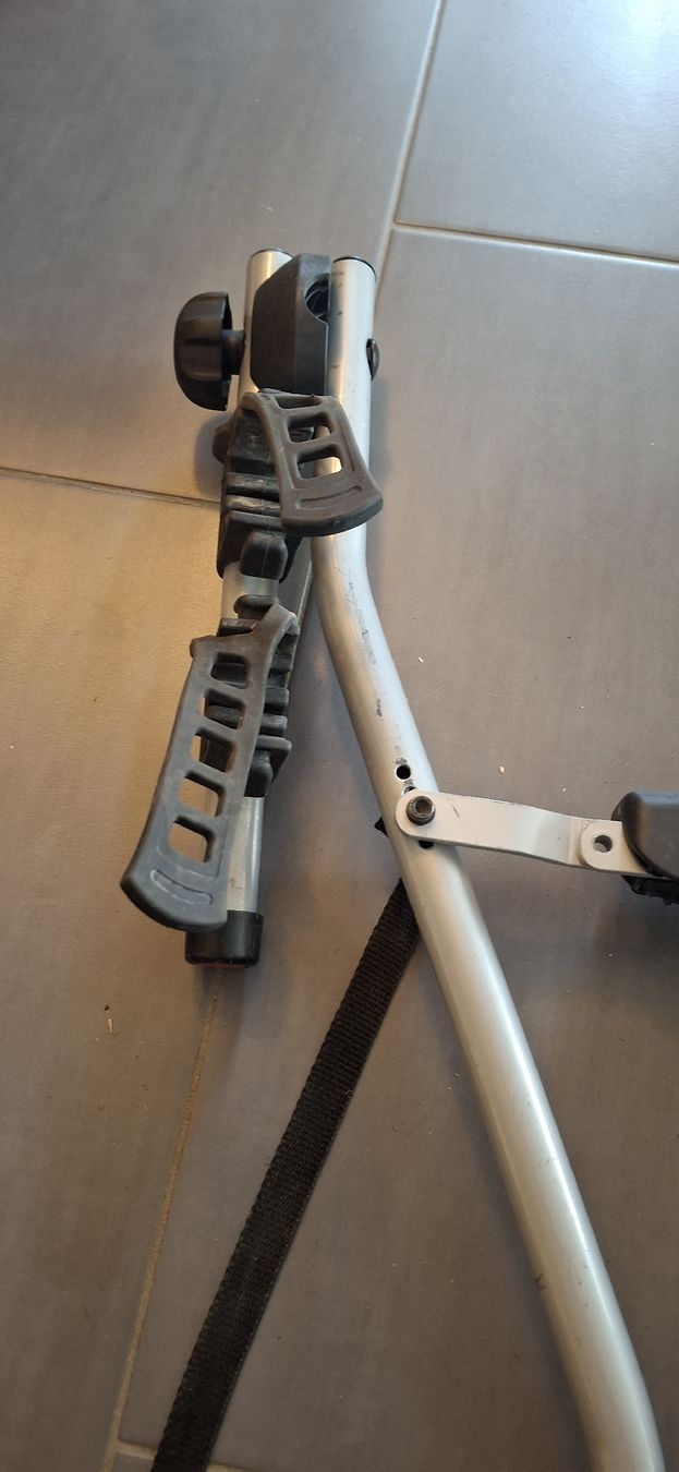 Thule Pièces détachées: Thule XPress porte vélo compacte  – D'occasion à Magnedens par Calago 3