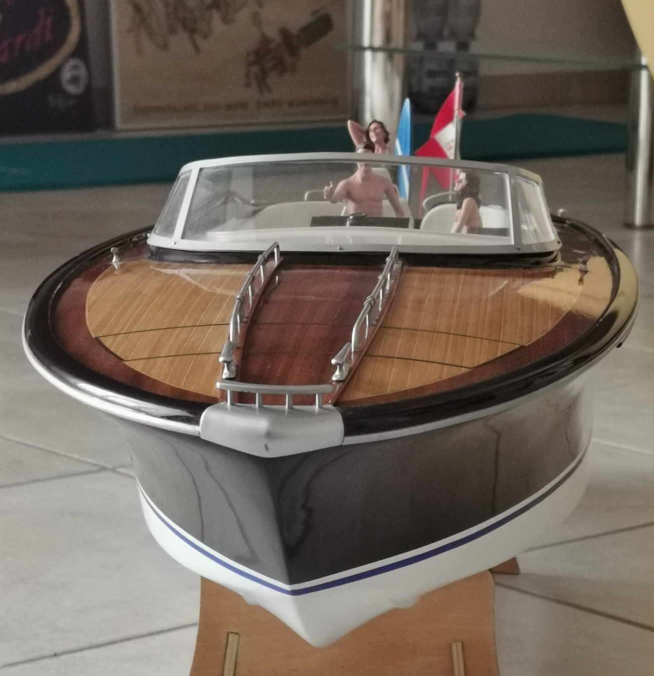 RC Kits de montage: RC Modellschiff "Riva Rivarama 44" Scale 1/15 - NEUWERTIG! – Neuf (Voir description) à Eschenbach SG par Moonflower