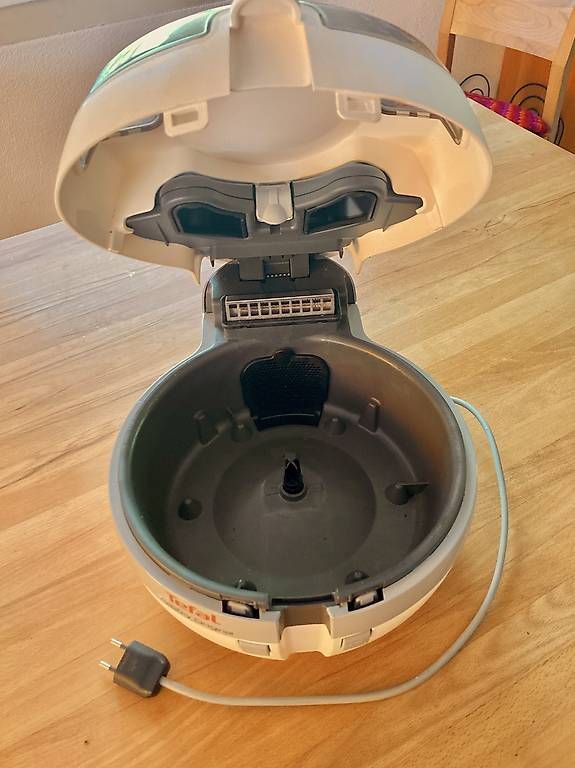 Elettrodomestici da cucina: Tefal Actifry Original Heissluftfritteuse  Selten gebraucht – Usato da Kefikon TG venduto da Brunners0 2