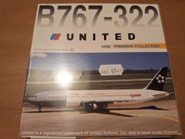 Modellflugzeug Boeing 767-322 United Airlines 1:400 N653UA