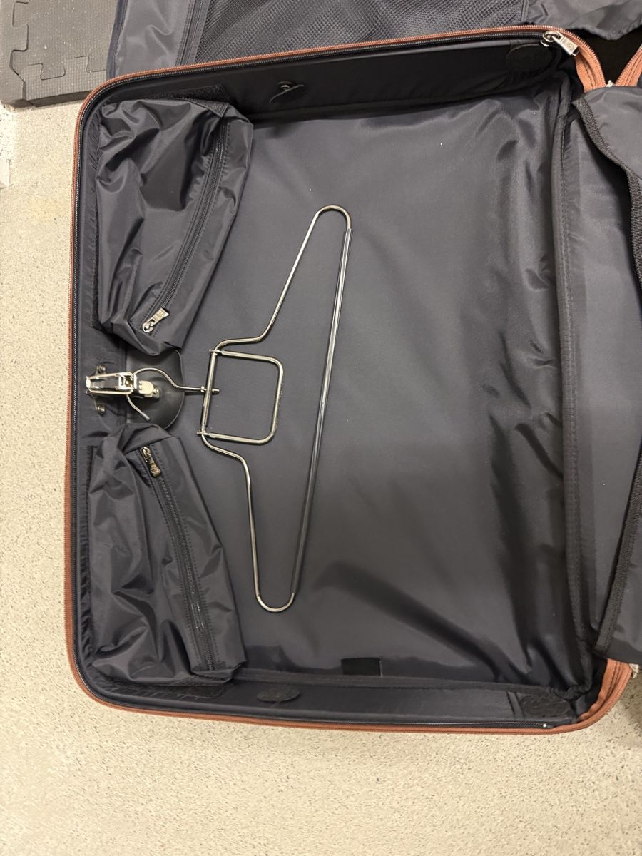 Longchamp Valigie: Longchamp Kleidersack mit Rollen olivgrün – Usato da Horw venduto da patrik_13 7