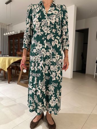 ZARA Kleid mit florale Motive Gr. 38