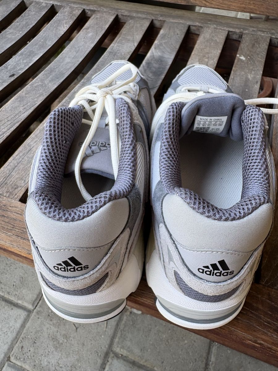Adidas Herrenschuhe: Neuwertiger Adidas-Sneaker – Gebraucht aus Thalwil von 1wolfi 4