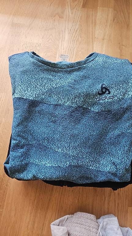 Nike Lotti di vestiti: Winter- und Sportkleider XS-S – Usato da Thun venduto da ninuschga 1