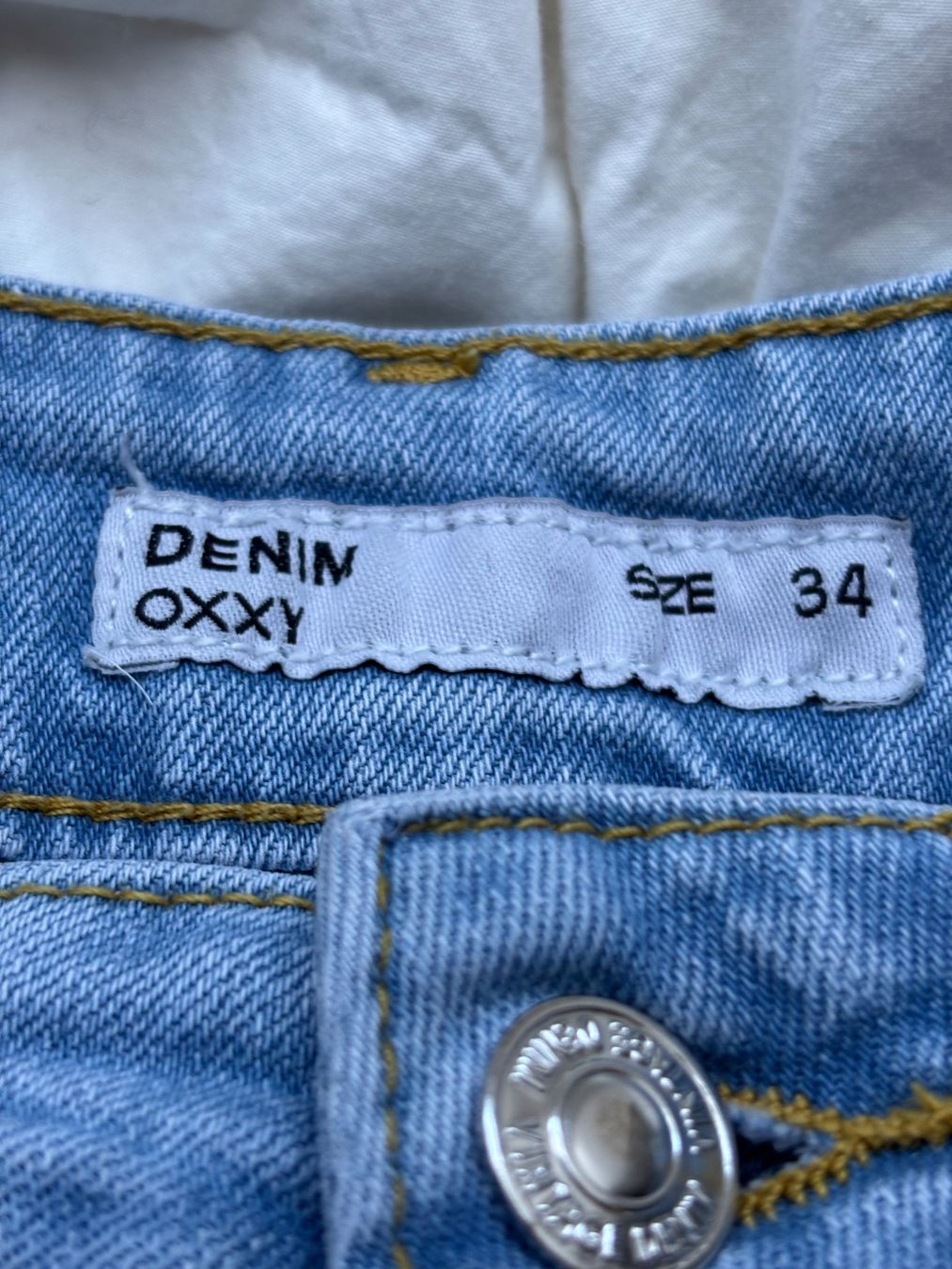 Jeans: Jeans Zebra 34 Flared cropped Hellblau – Usato da Balsthal venduto da Uroby 3