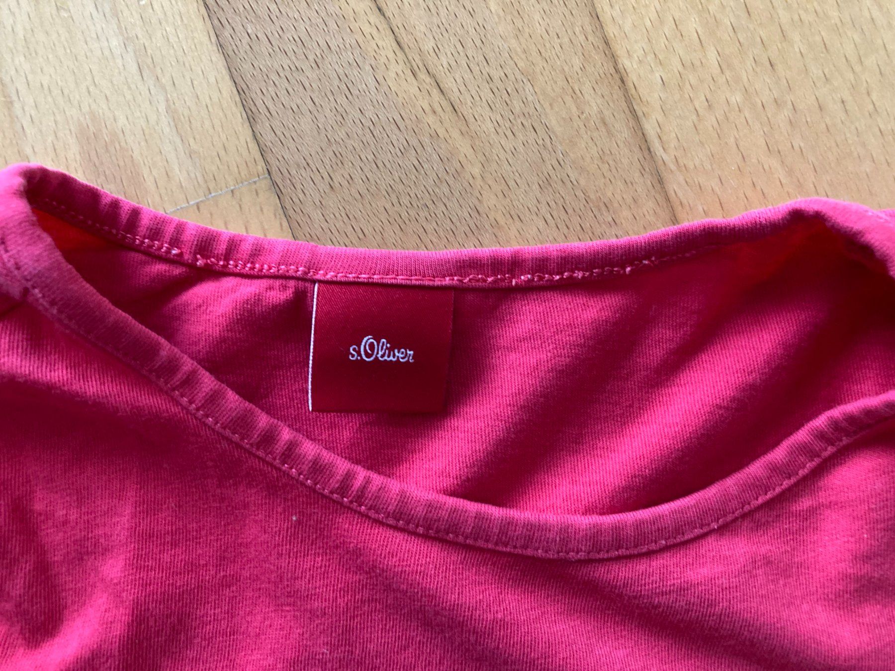 S.Oliver Camicette, T-shirt & Top: T-Shirt mit Süssigkeiten "S.Oliver" – Usato da Muttenz venduto da Juvenile33 2