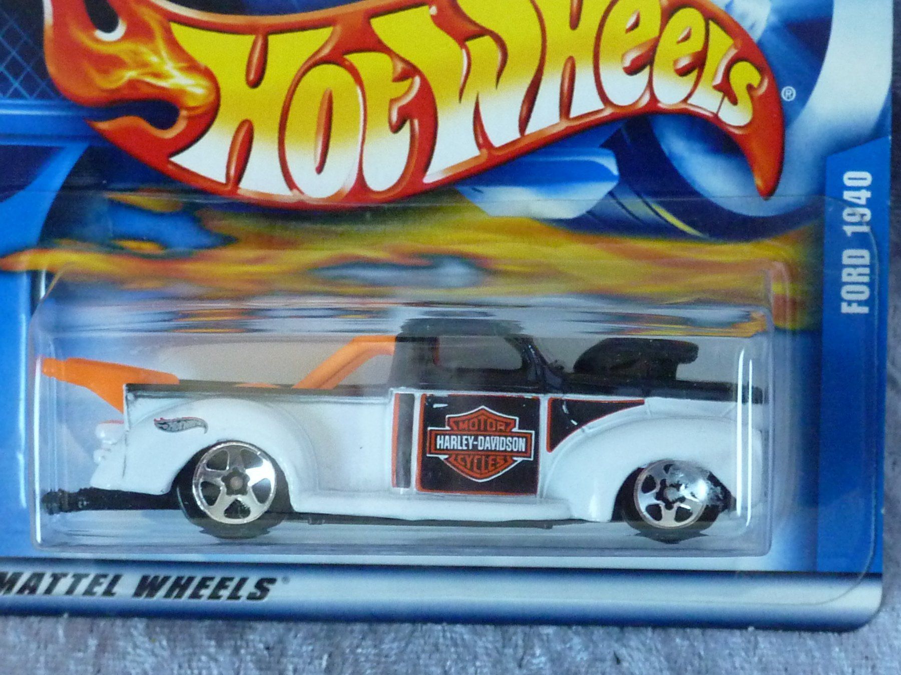 Hot Wheels Modellini d'auto: Ford Pick-up 1940 Harley Davidson  1:64 – Nuovo e nell'imballaggio originale da Dürrenäsch venduto da modellautos4you 1