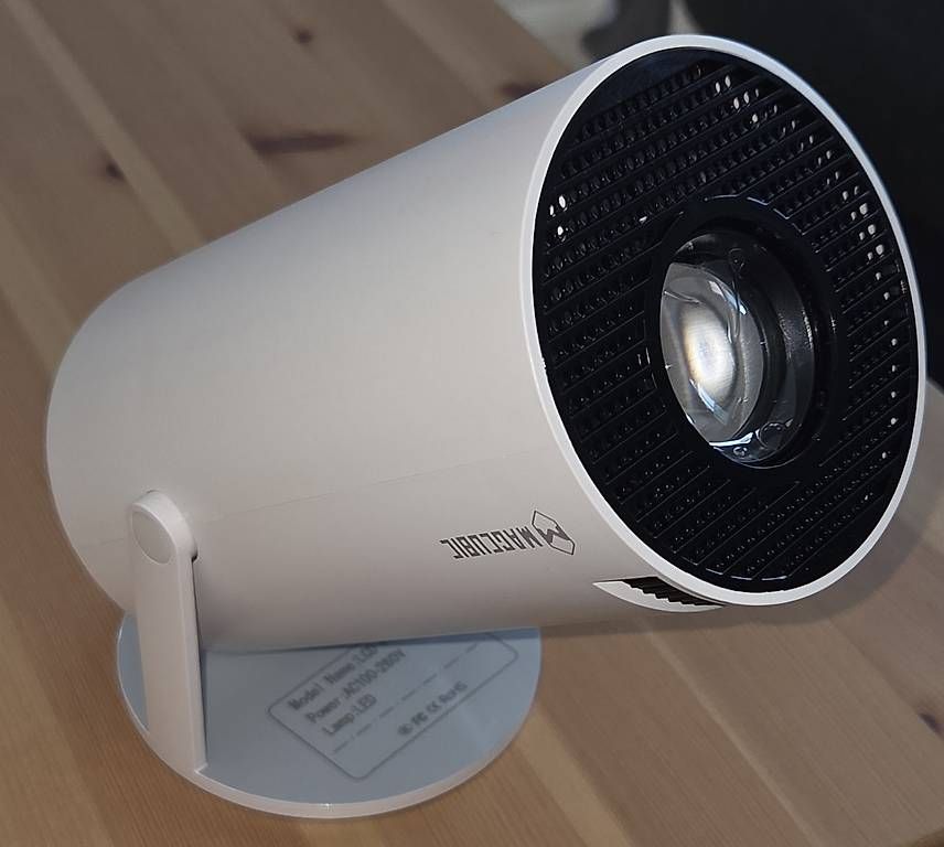 Proiettori: Ultra HD HDR LED Multimedia Projektor – Usato da Lenzburg venduto da Djroc