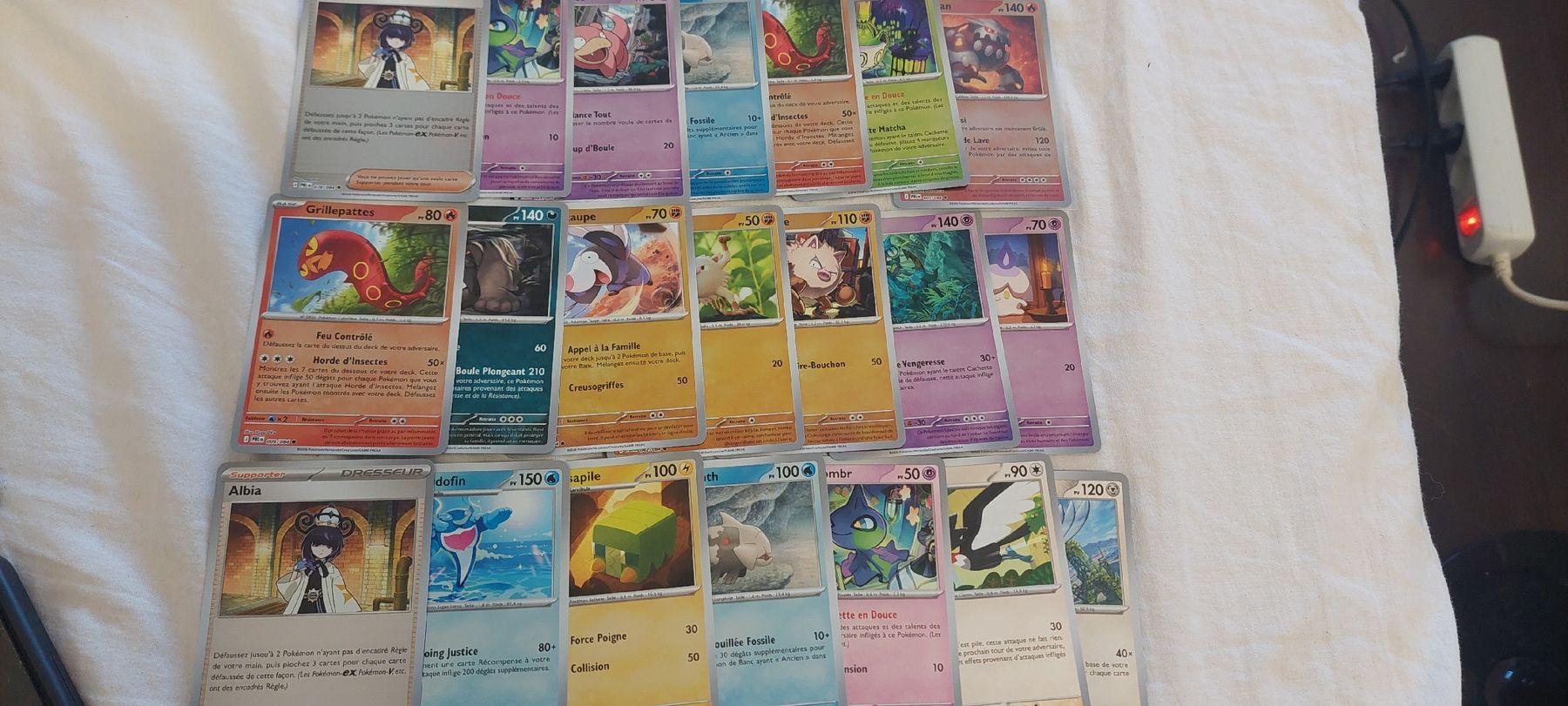 Pokémon Cartes à collectionner: 21 reverse de nuit noir à pris bas – Neuf (Voir description) à Vétroz par Titangel