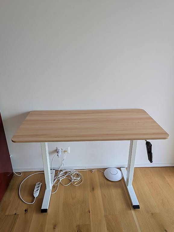 Scrivanie: Height adjustable desk 120 x 60 cm – Usato da Glis venduto da ana_s8jf