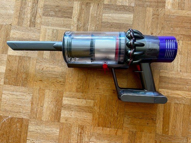 Dyson Aspirapolveri & Accessori: Kabelloser Staubsauger Dyson V10 Submarine – Usato da Winterthur venduto da The_Dragonfly 4