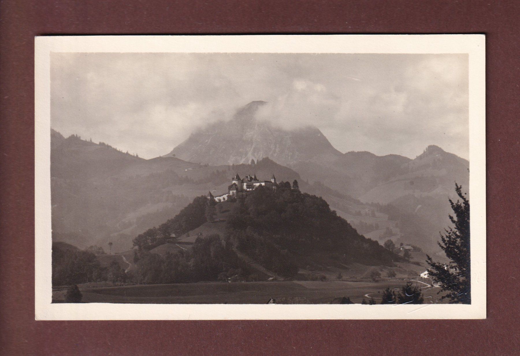 Cartoline postali: Château de GRUYERES - Moléson – Usato da Pully venduto da nicecards-shop