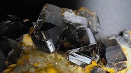 Kassiterit – Huanuni Mine, Bolivien