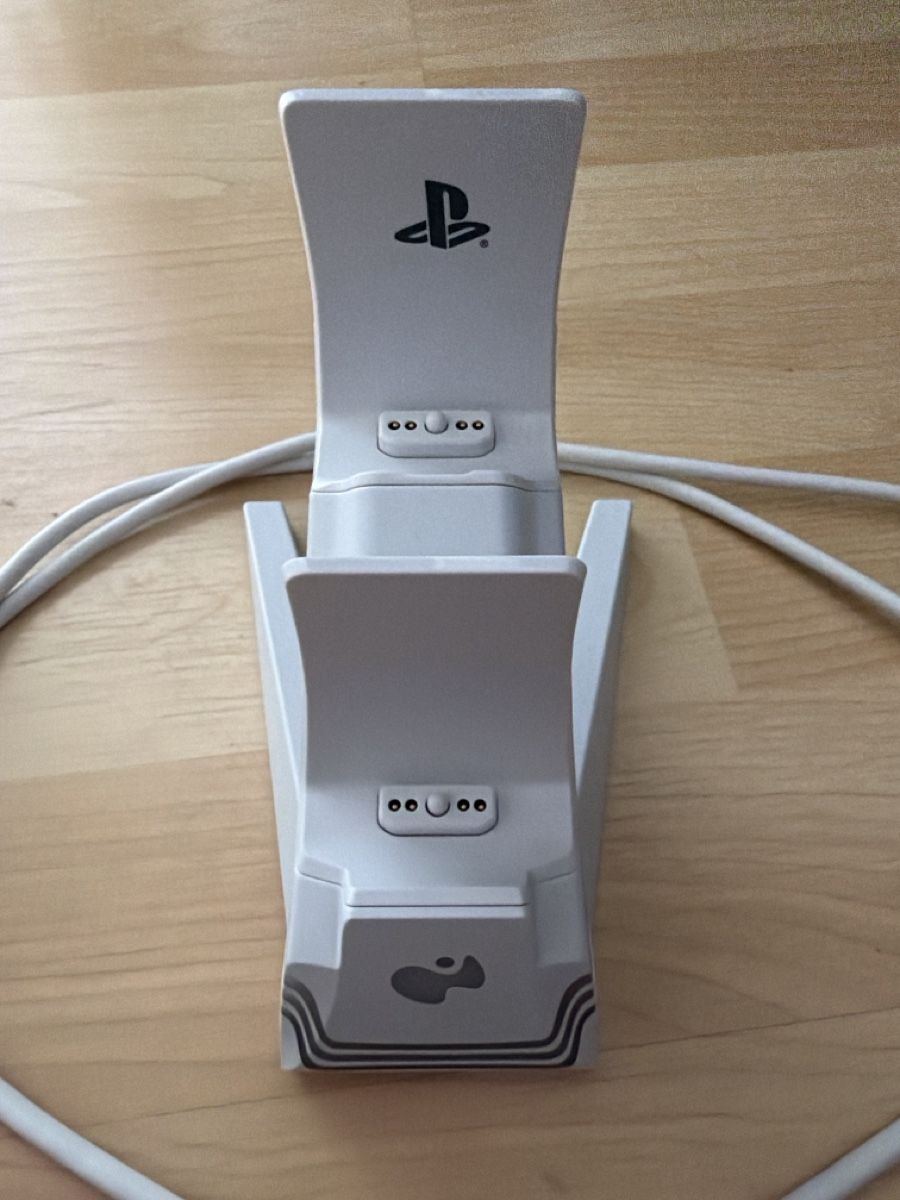 Dockingstation: 2 Ps5 Controller plus Ladestation Top Zustand – Gebraucht aus Schinznach Dorf von CrazyRabbit90 2