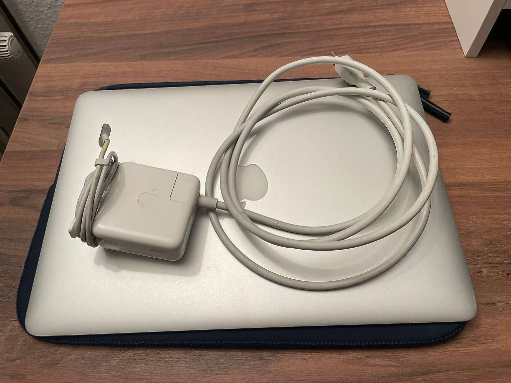 Apple Notebooks: MacBook Air 13 inkl. Zubehör – Gebraucht aus Pratteln von RickJohnson 1