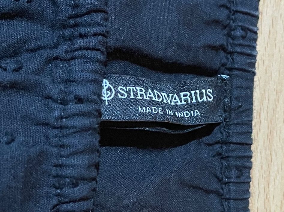 Stradivarius Camicette: Chemise noire Stradivarius – Usato da Chamoson venduto da daleva0204 2