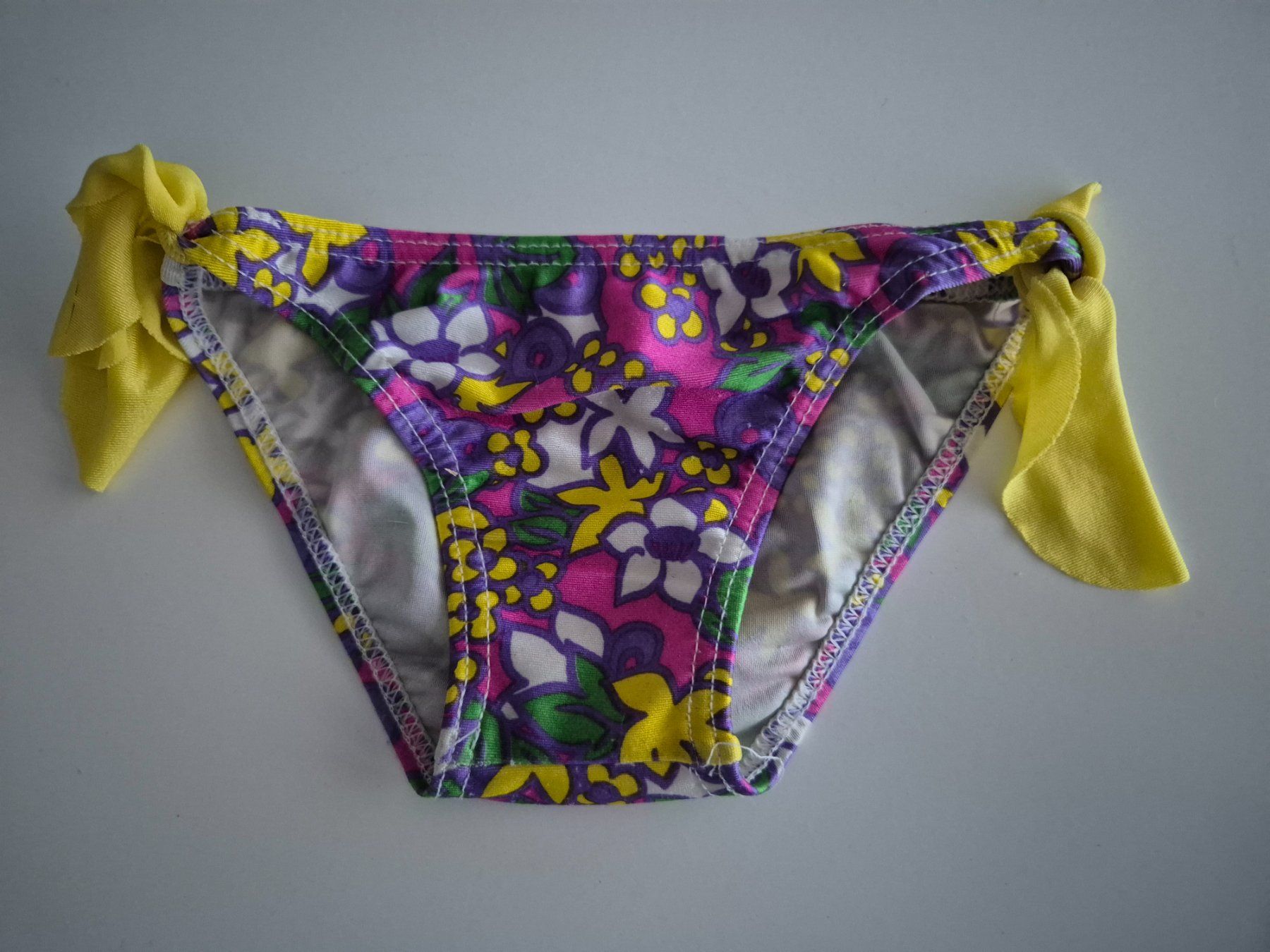 Costumi da bagno: Kinder Bikini/Badehose – Usato da Zürich venduto da pau_y8mv